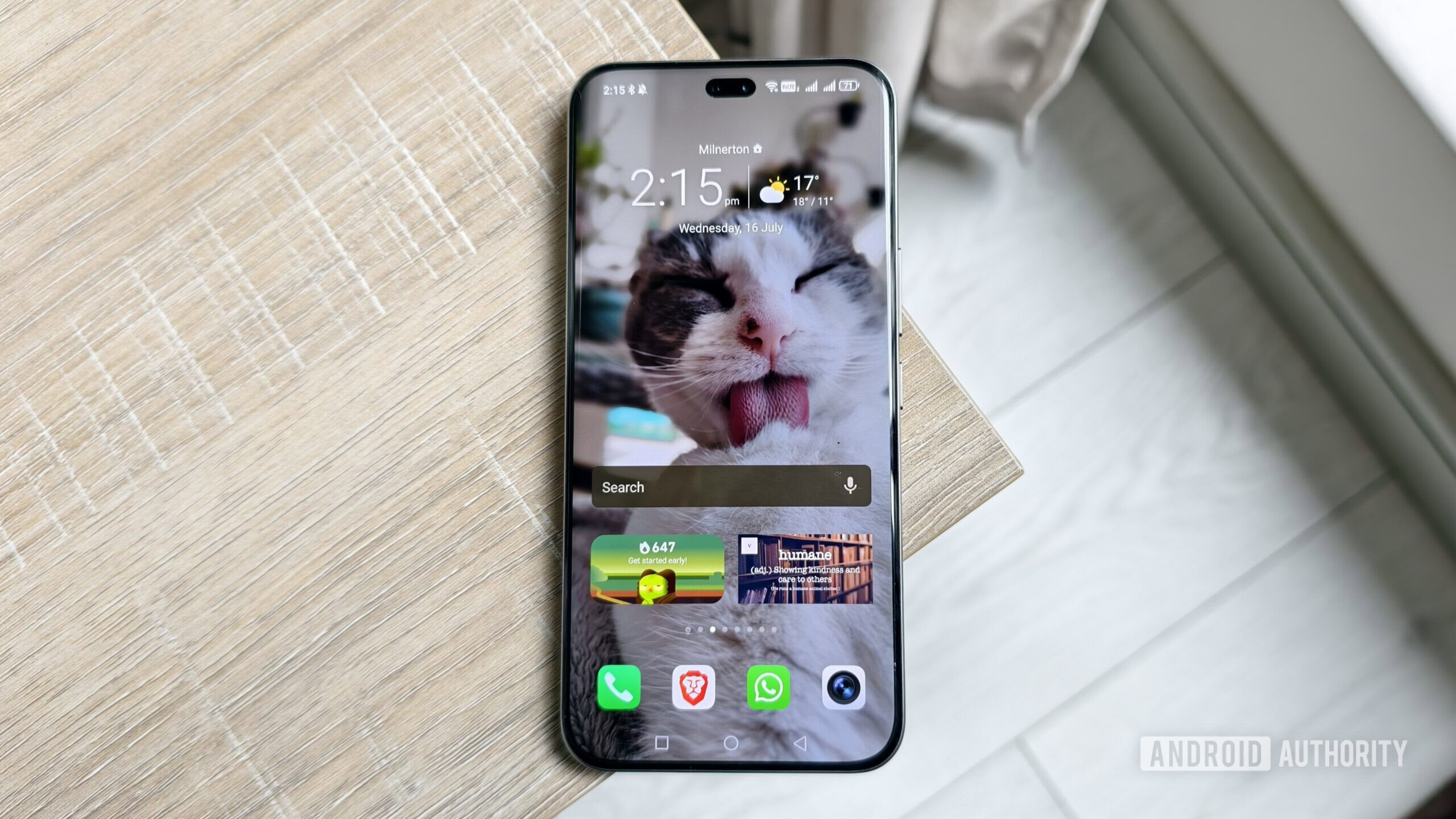 widgets on an android phone home screen