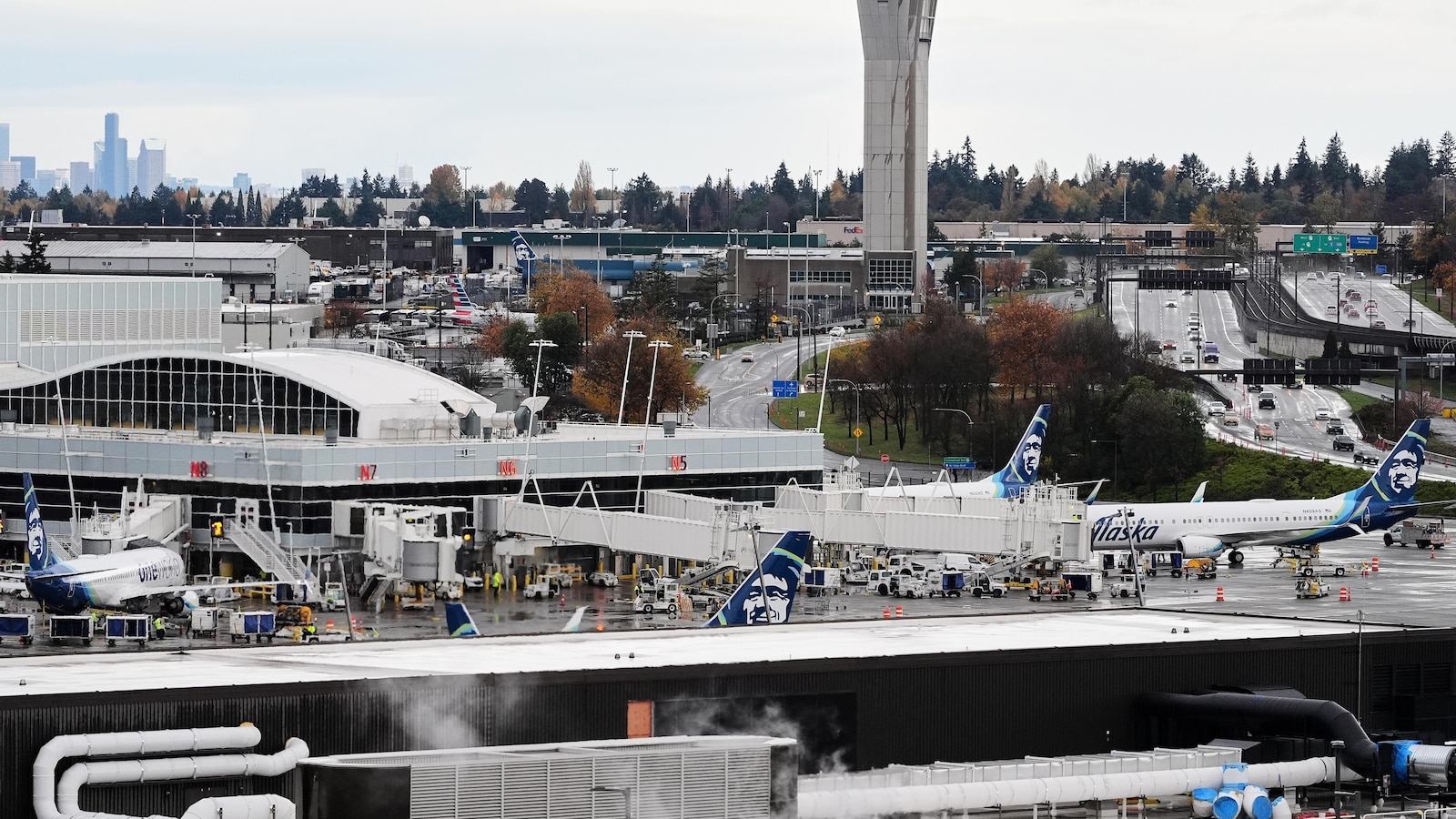  Washington’s governor declares emergency so Seattle airport will get fuel despite pipeline leak