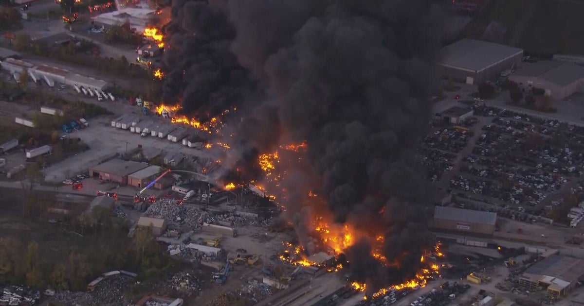  UPS plane crashes near Louisville airport, killing at least 9, as officials say there could be more fatalities