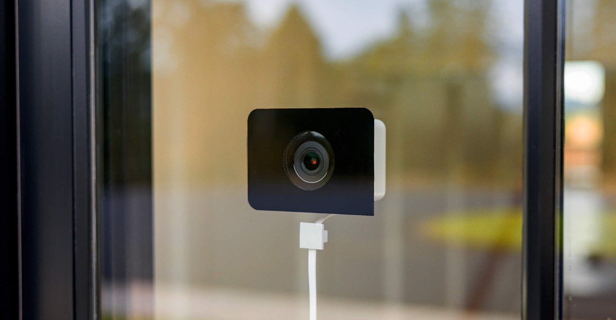  Wyze’s new security camera watches your yard from inside your home