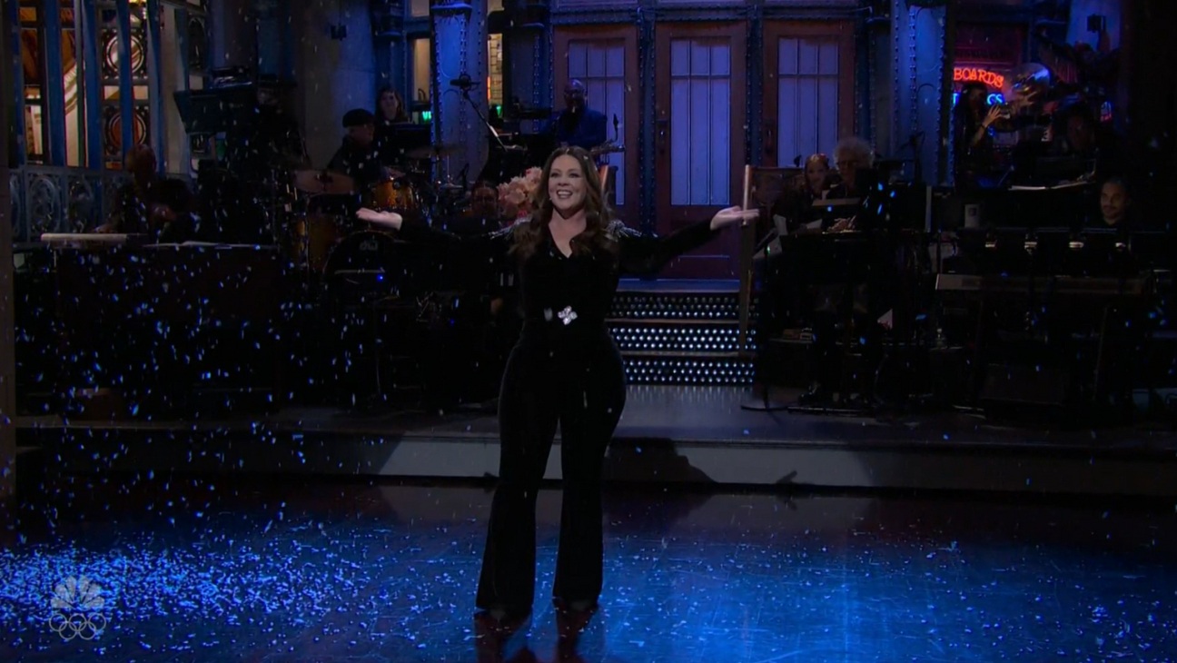  Melissa McCarthy Gets Engulfed by a Snowstorm on Saturday Night Live