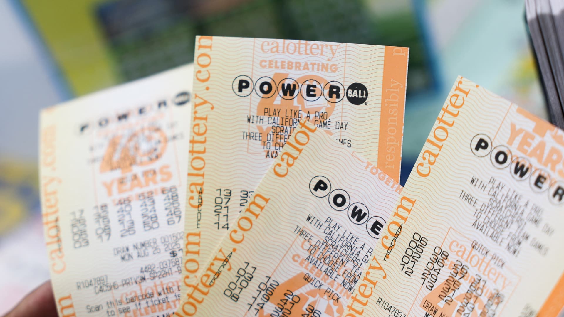  Powerball jackpot climbs to $1.6 billion