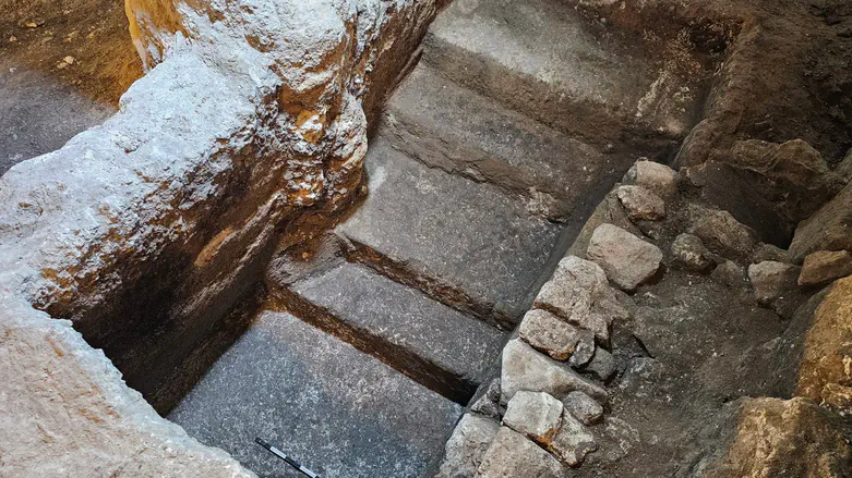  Mikveh from Second Temple Period discovered under Western Wall Plaza