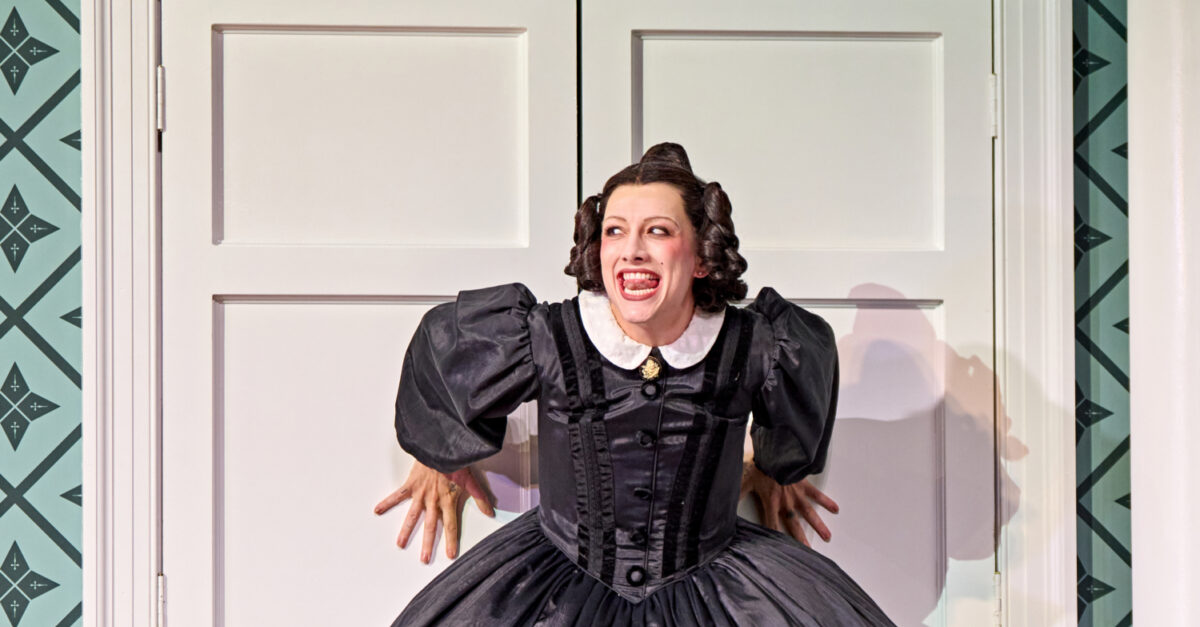  What Do London Reviews Think of Oh, Mary! in the West End?