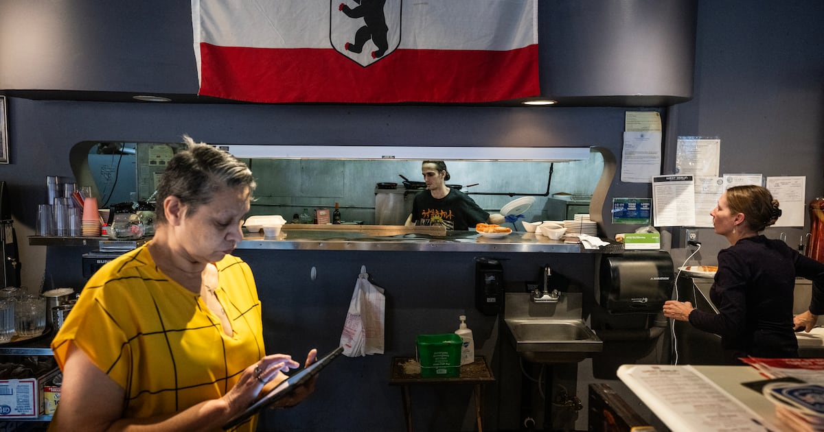  Open & Shut: West Berlin ends its run, and Anchorage gets a smash-style burger spot, a smokehouse and a sewing shop