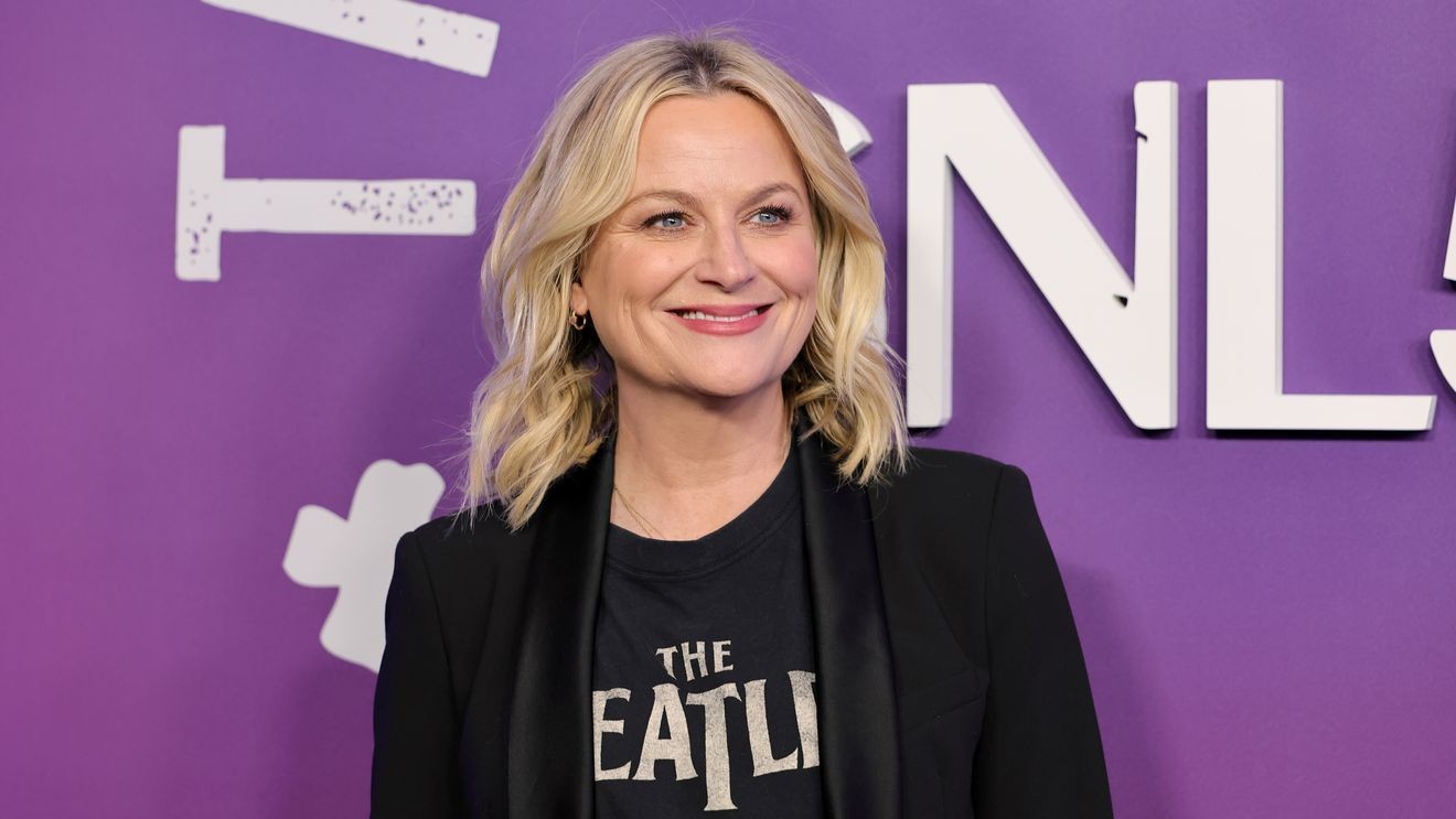  Amy Poehler ‘got in a fight’ with a man for swearing in front of THIS co-star’s baby