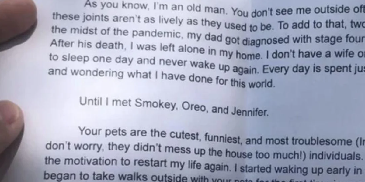  Man asks older neighbor to watch his pets and receives emotional and unexpected letter in return