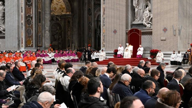 Some 5,500 people gathered for the Vespers