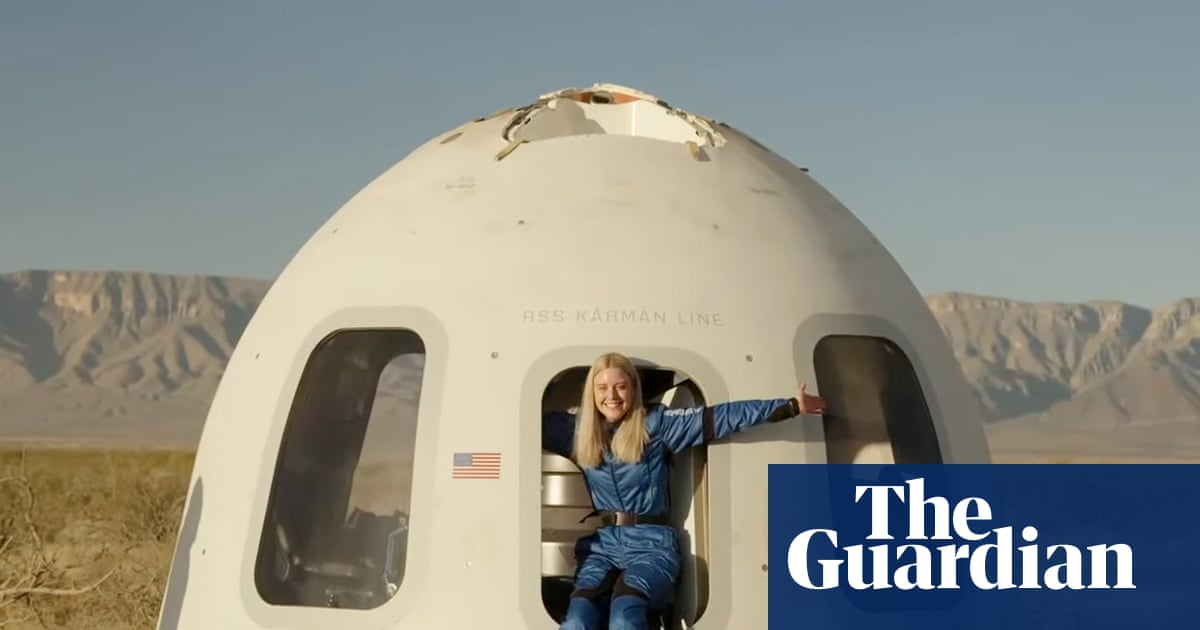 First wheelchair-using astronaut touches down after ride to edge of space | Space