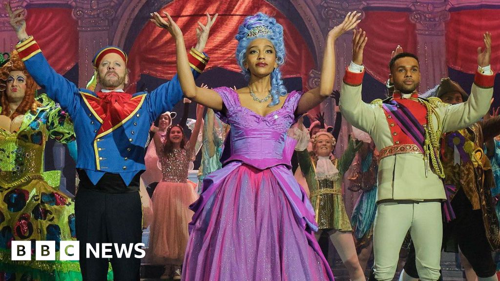  Binge-watching 2025's Christmas films: The good, the bad and the so-bad-it's-good – BBC