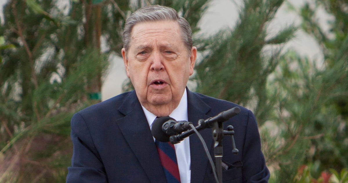  Jeffrey R. Holland, next in line to lead Church of Jesus Christ of Latter-day Saints, dies at 85