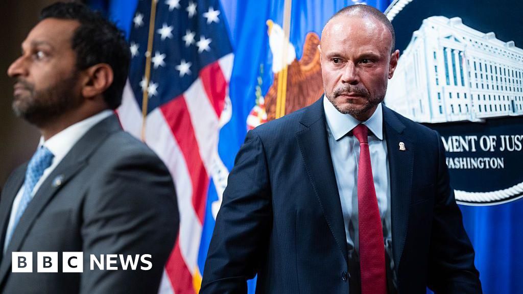  Dan Bongino stepping down as FBI deputy director