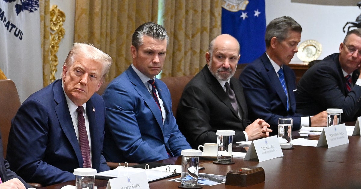  Top ‘Manosphere’ Podcaster Shreds Trump Official’s Plea With Disturbingly Dark Riff