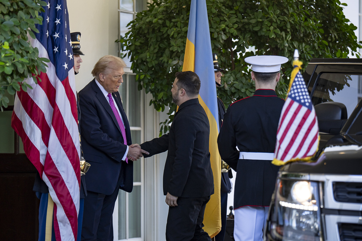  Zelensky Eyes Mar-a-Lago Visit as Ukraine Pushes ‘Real Peace’ Plan