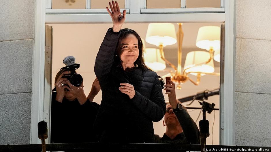  Nobel winner Machado calls for end to ‘tyranny’ in Venezuela – DW – 12/11/2025