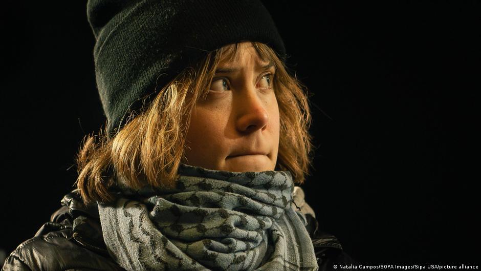  UK police arrest Greta Thunberg under Terrorism Act – DW – 12/23/2025