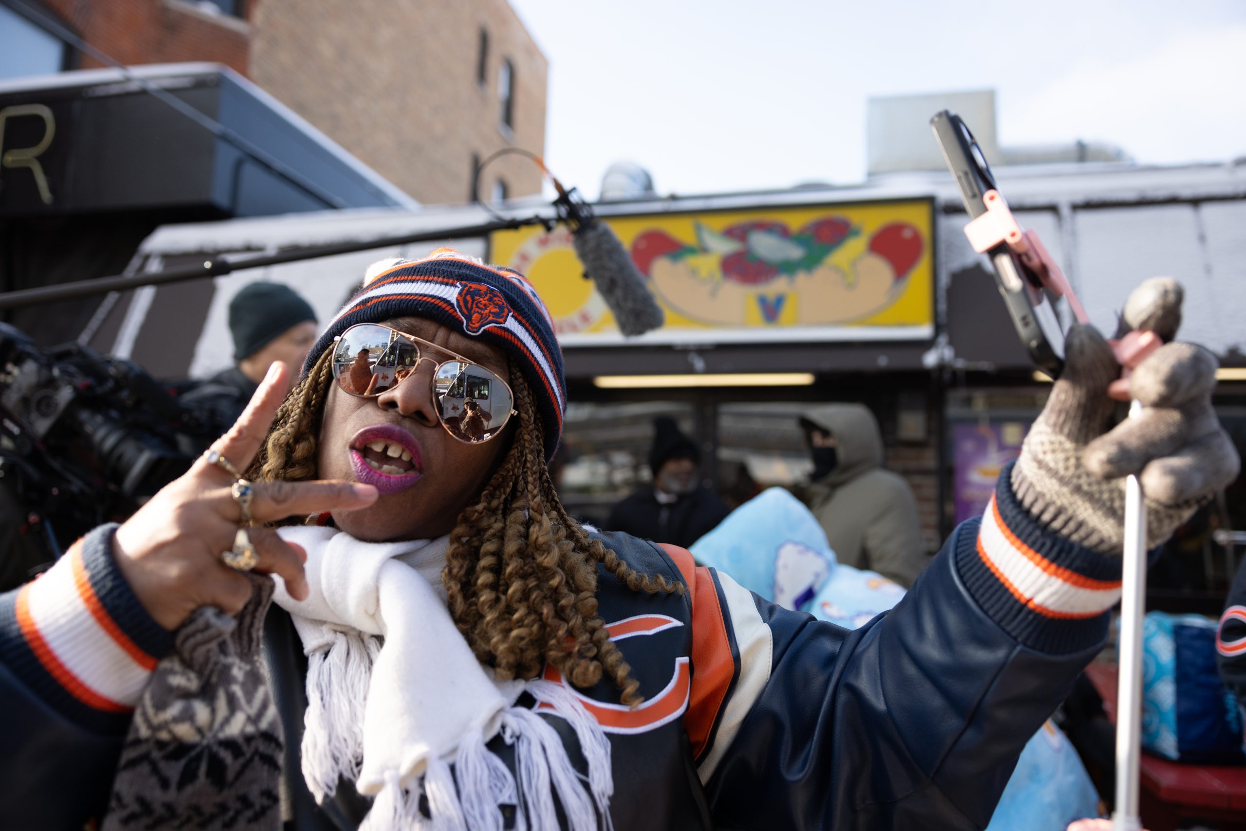  Bears Fans Turn Out For Wieners Circle Giveaway Sparked By Coach’s Shirtless Celebration