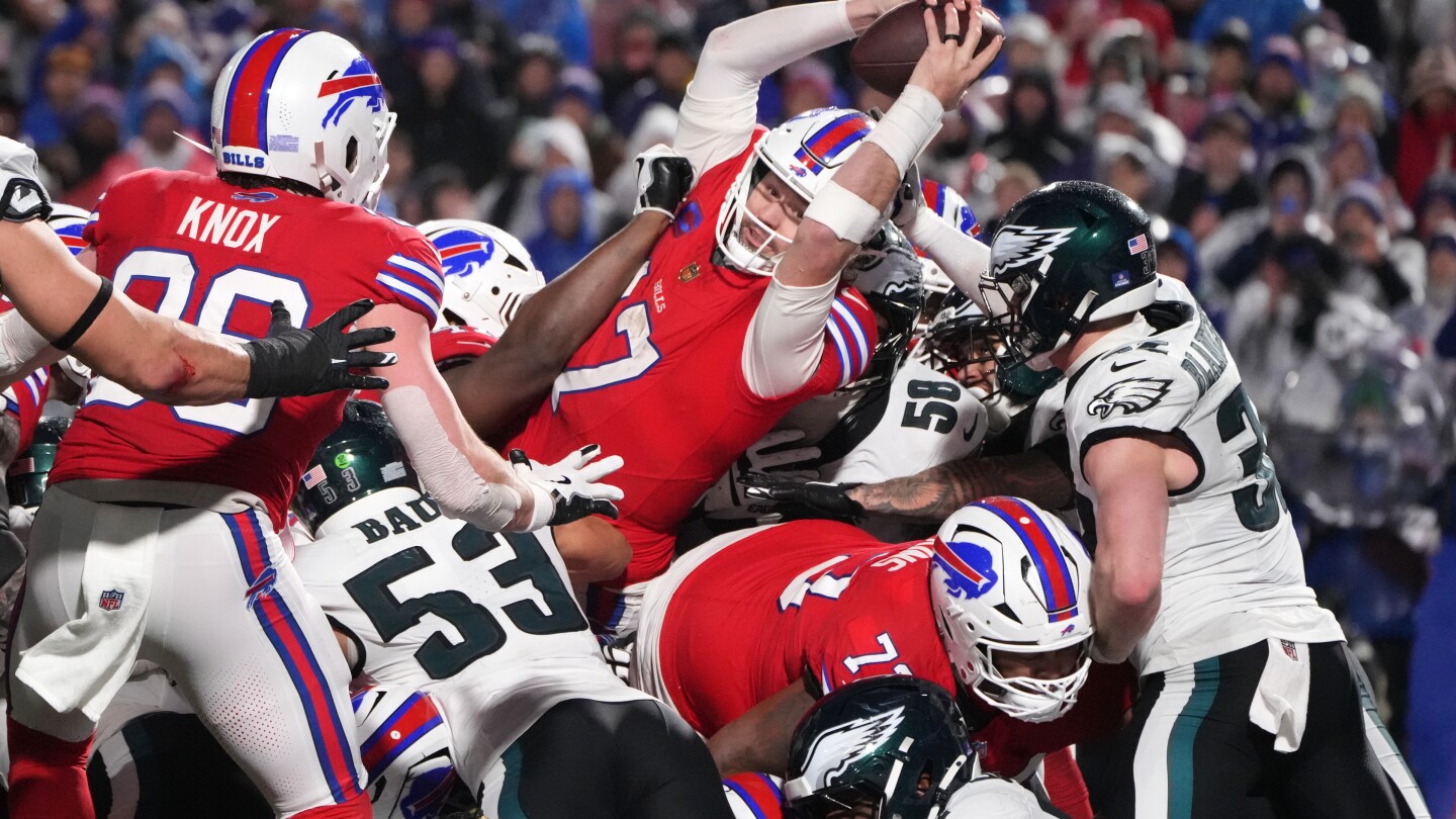  Eagles hang on to beat Bills 13-12 when Buffalo fails on 2-point try
