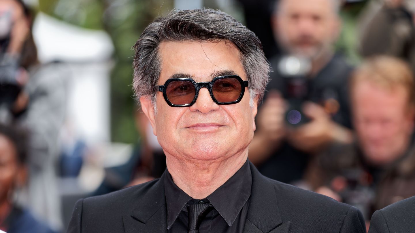  Iran Sentences Dissident Director Jafar Panahi to Prison in Abstentia