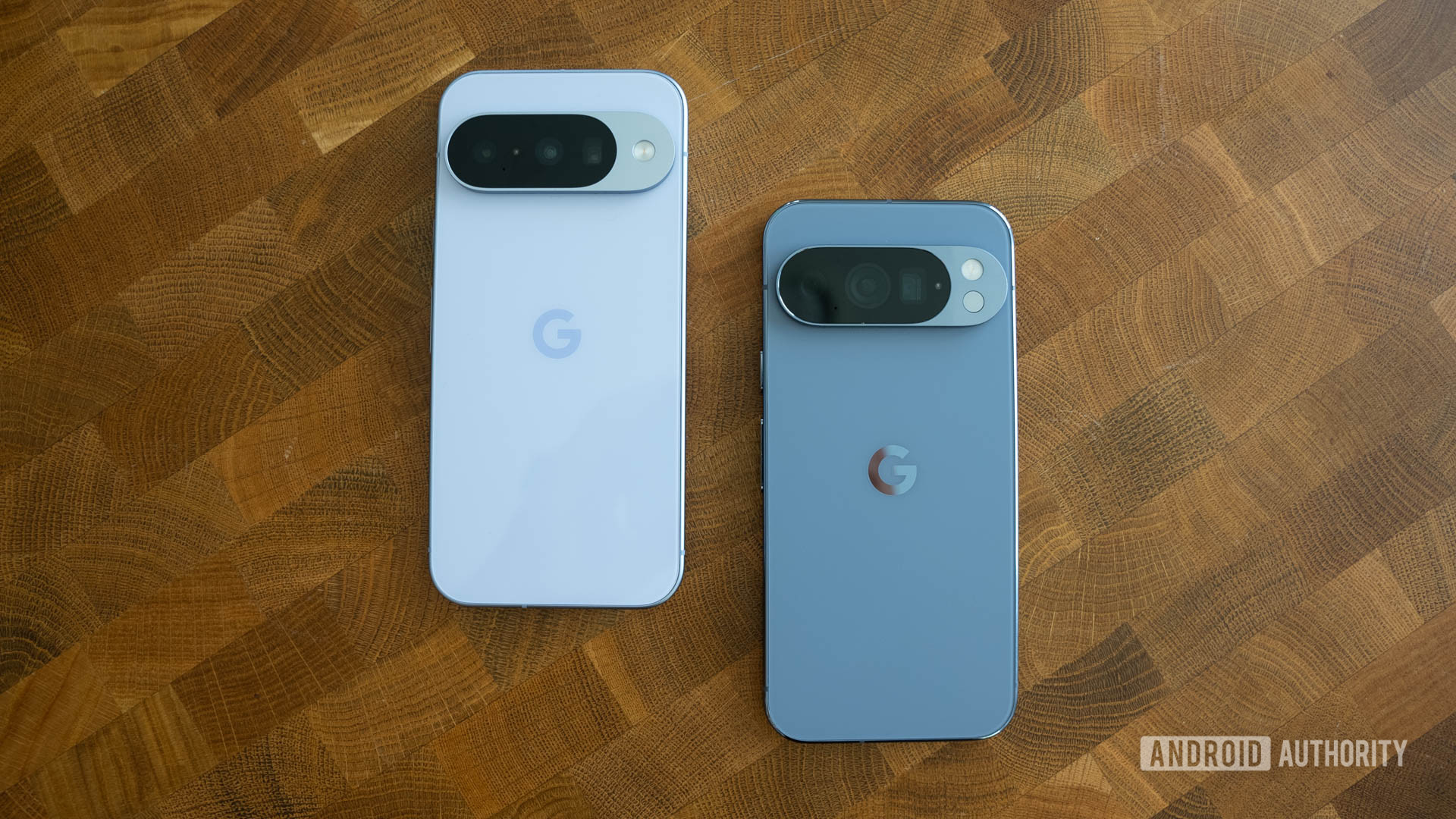Google Pixel 10 in Frost vs Google Pixel 10 Pro in Moonstone (1 of 5)