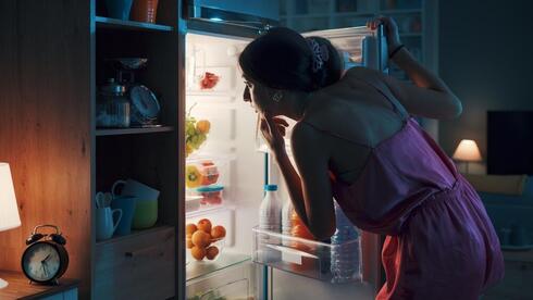  The hidden health costs of late-night eating