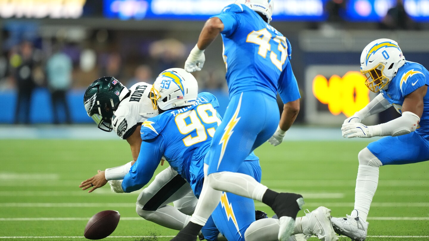  Jalen Hurts had an unprecedented two turnovers on one play