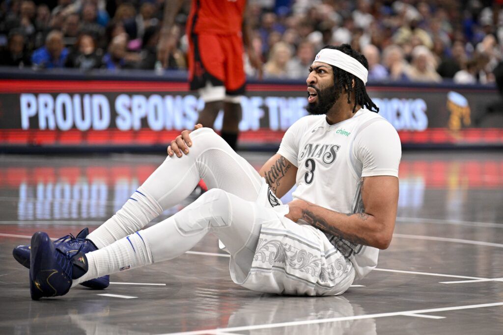  NBA World Reacts To Anthony Davis’ Performance In Mavs-Nuggets Game