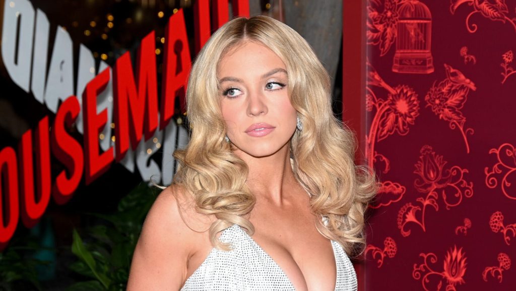  Sydney Sweeney Declares She’s “Against Hate” After American Eagle Ad