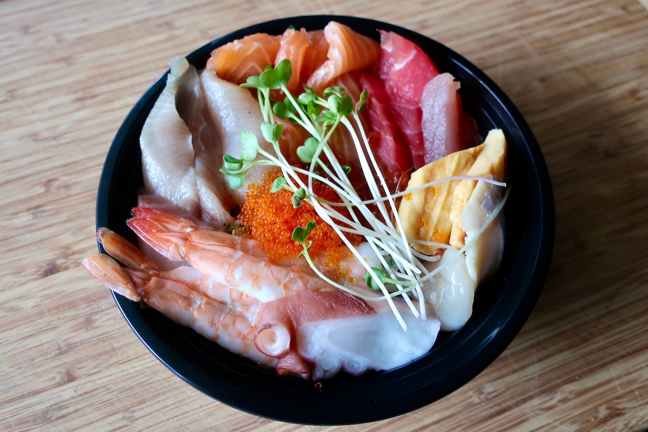 An inexpensive chirashi sushi bowl from Kashiwagi in Southeast Portland.