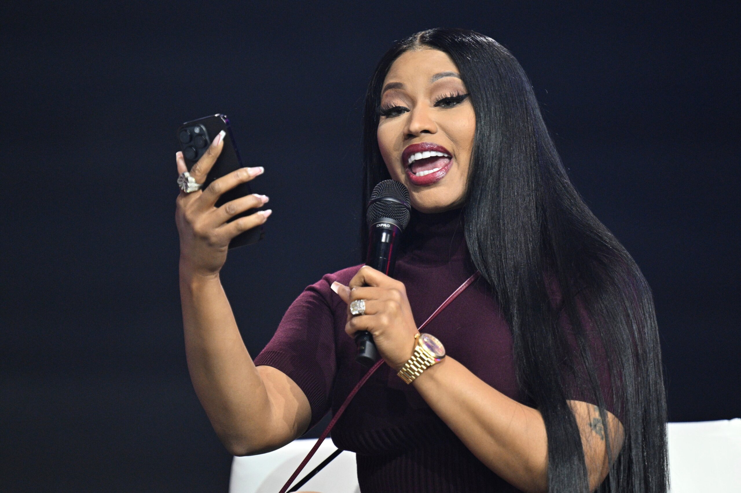  Nicki Minaj surprises conservatives with praise for Trump, Vance at Arizona event