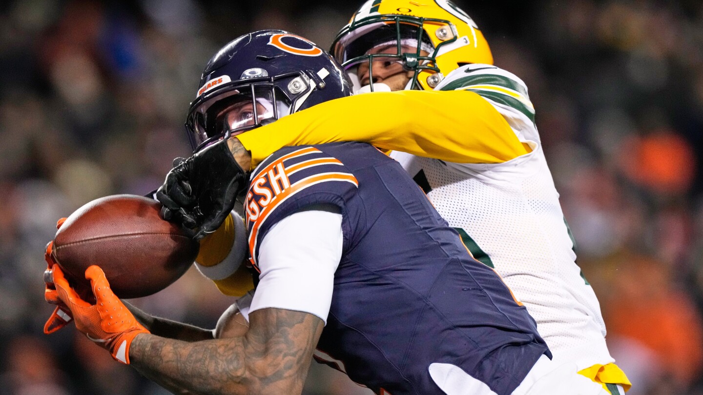  Williams’ TD pass to Moore gives Bears improbable OT win over Packers