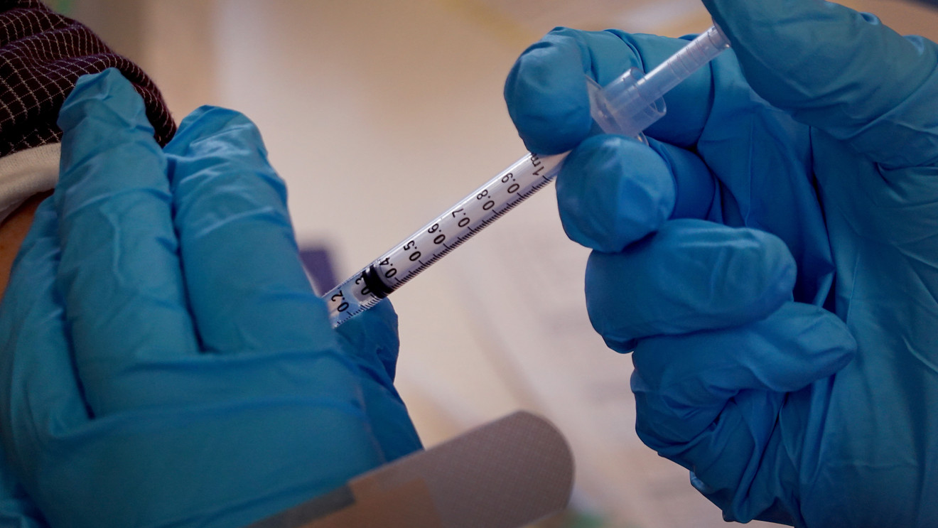  Scammers exploit former vaccine hotline, prompting warning from Washington State DOH