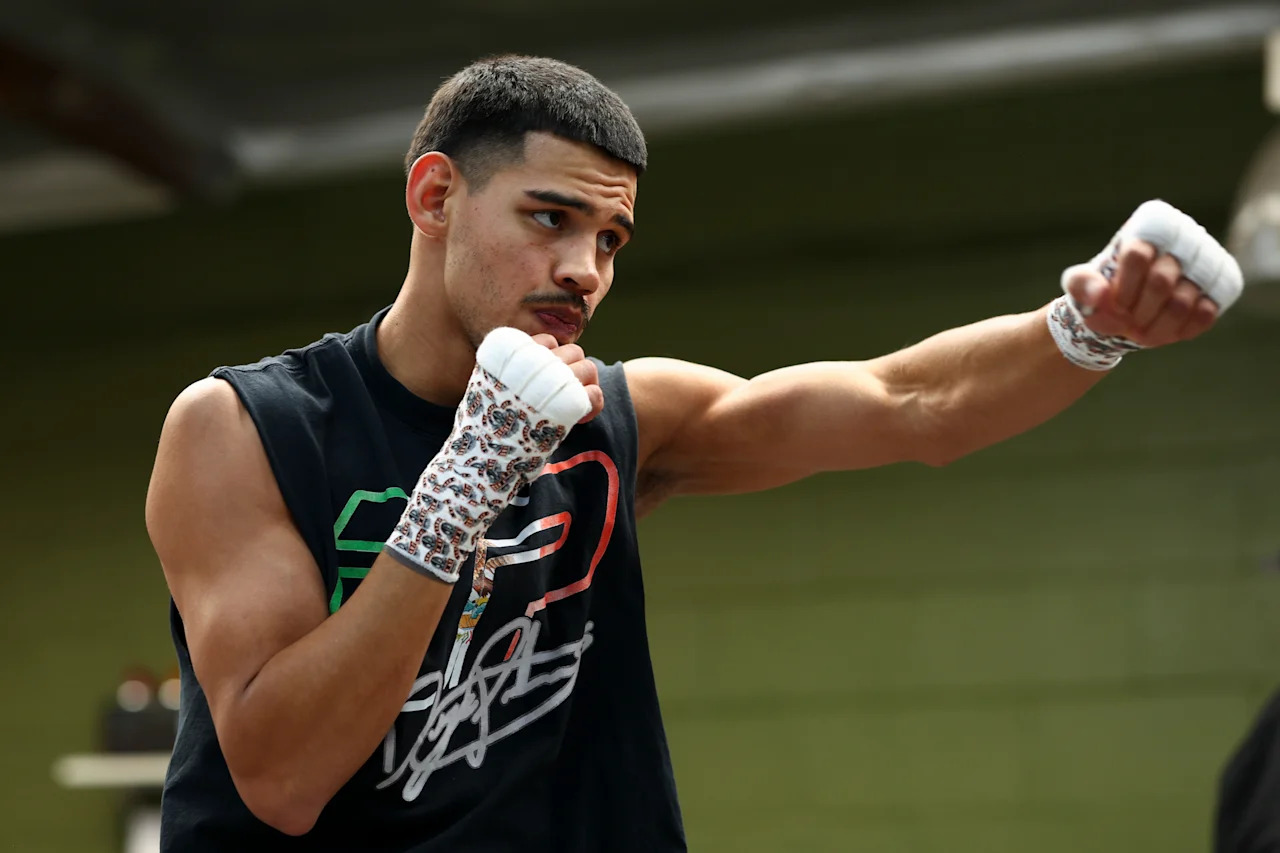 SANTA MONICA, CALIFORNIA - DECEMBER 04: Diego Pacheco shadow boxes during a media workout on December 04, 2025 in Santa Monica, California. (Photo by Melina Pizano/Getty Images)