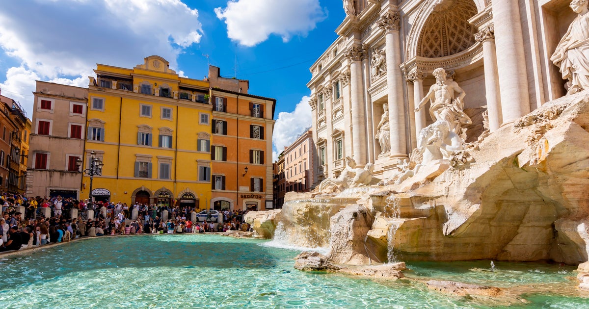  Rome introduces tourist fee for some Trevi fountain visitors