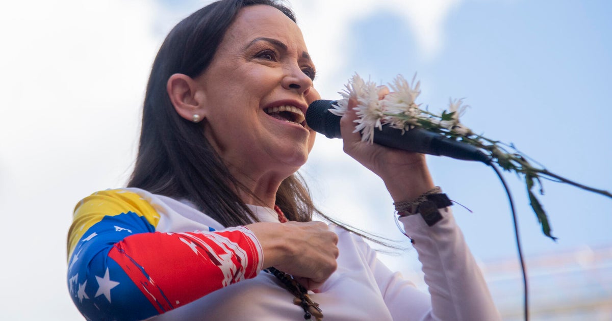  Daughter accepts Venezuelan opposition leader María Corina Machado’s Nobel Peace Prize on her behalf