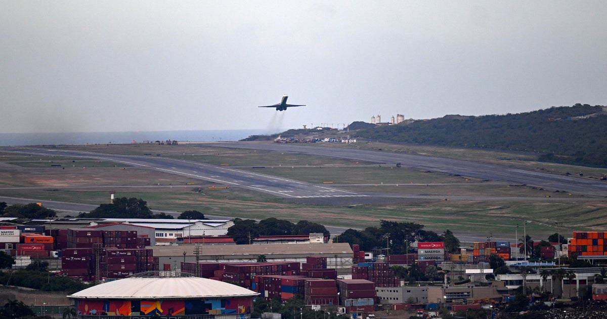  U.S. requested resumption of migrant flights to Venezuela after Trump’s airspace closure assertion, Maduro’s government says