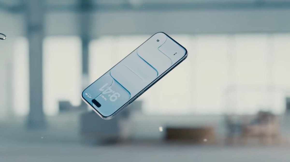  With iOS 26.2, Apple lets you roll back Liquid Glass again — this time on the Lock Screen