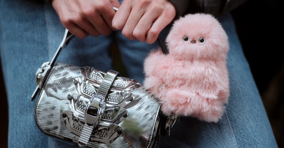  Mirumi the furry companion robot is now available on Kickstarter