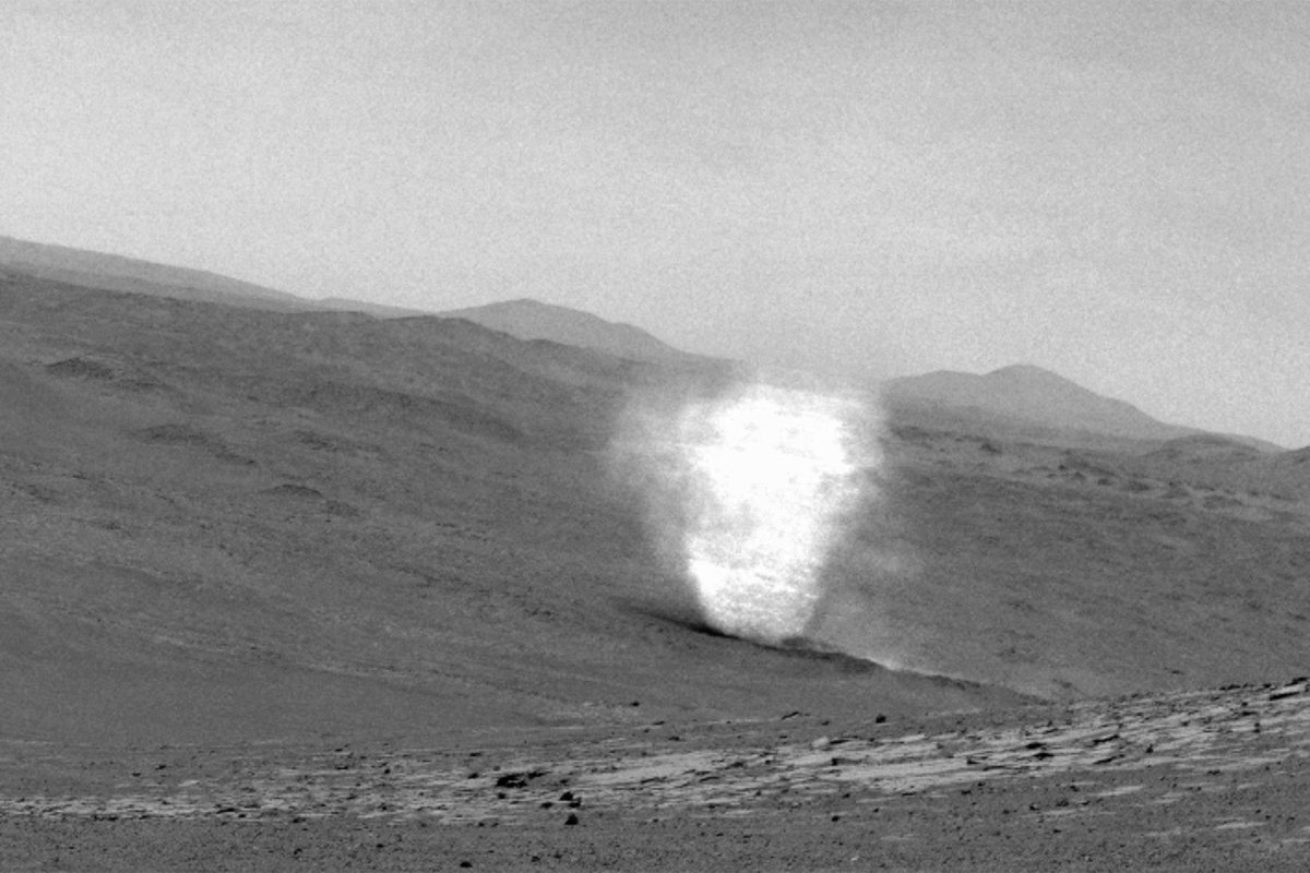  NASA Rover Captures Electric Dust Devils Wandering the Surface of Mars