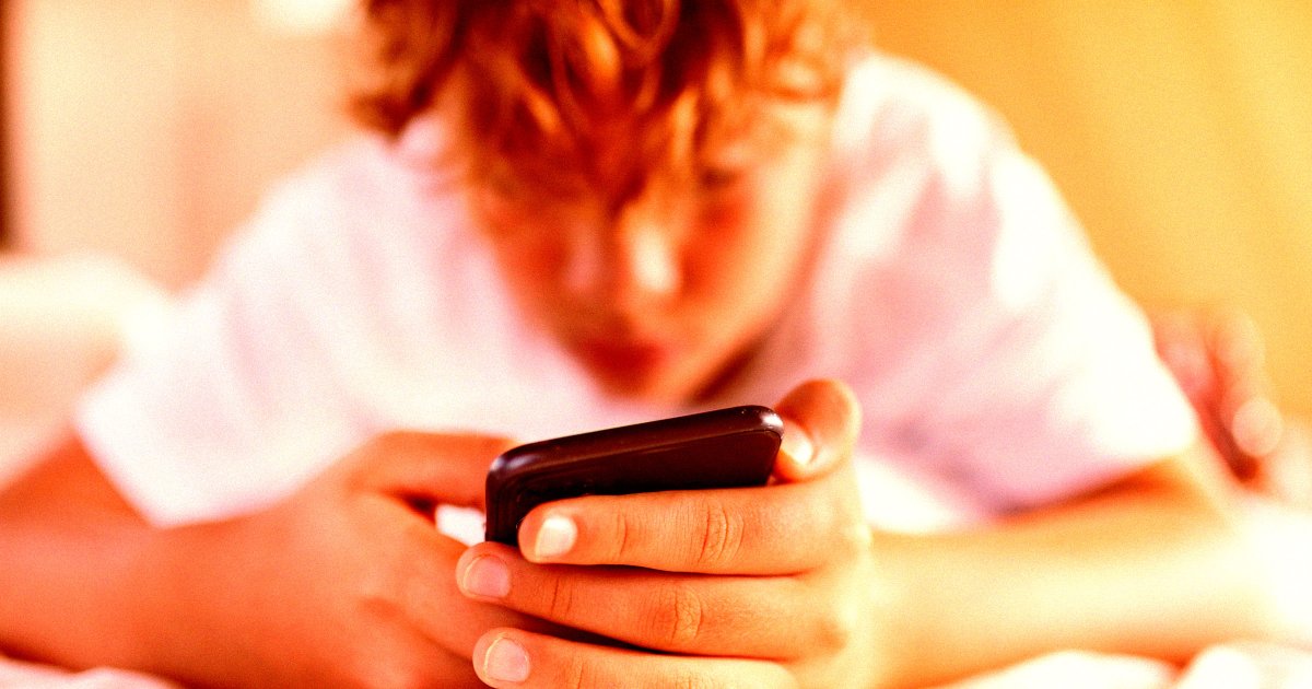  Social Media Is Absolutely Nuking Children’s Brains, New Research Finds