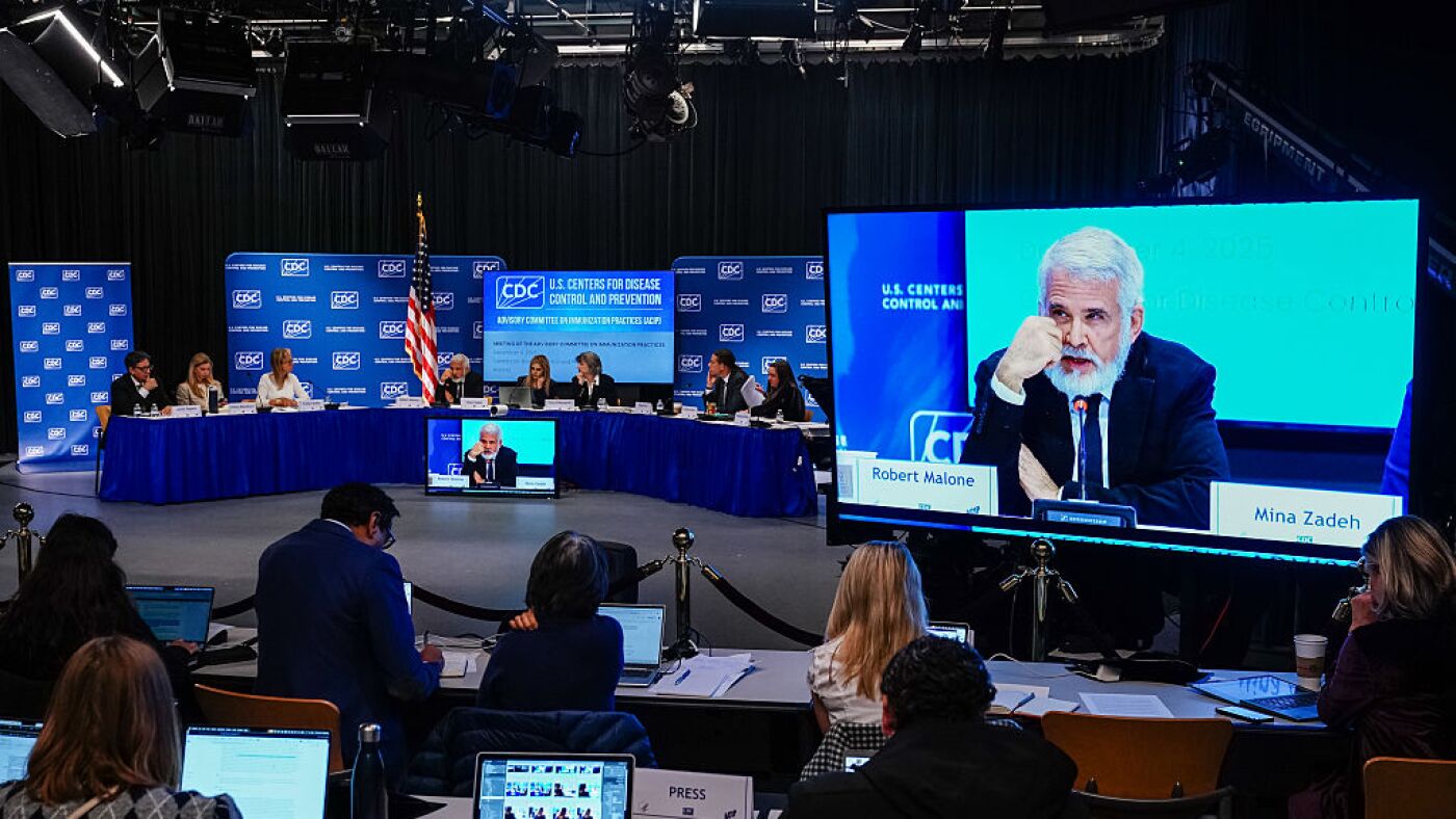  CDC advisers delay planned vote on hepatitis B vaccine for infants : Shots