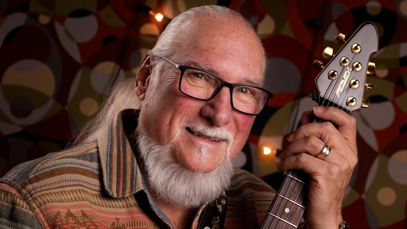  Musician Steve Cropper, who co-wrote ‘(Sittin’ on) the Dock of the Bay,’ dies : NPR