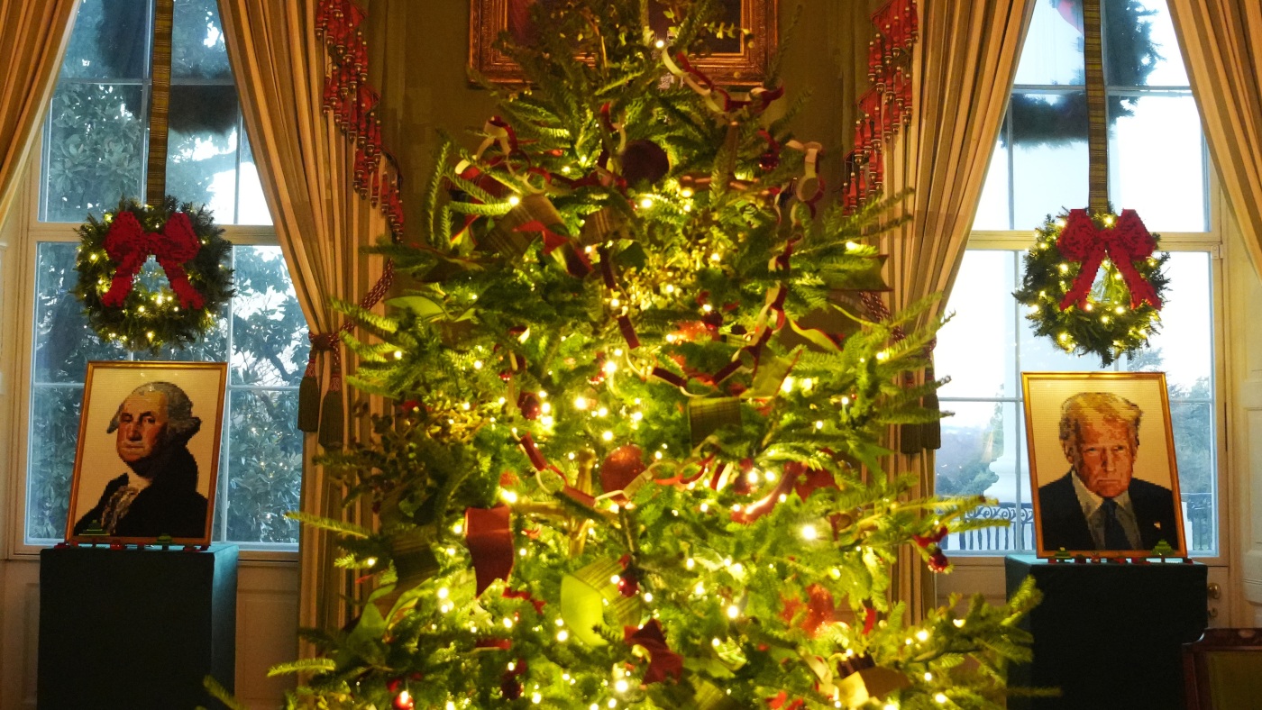  White House tours are back just in time for the holidays : NPR