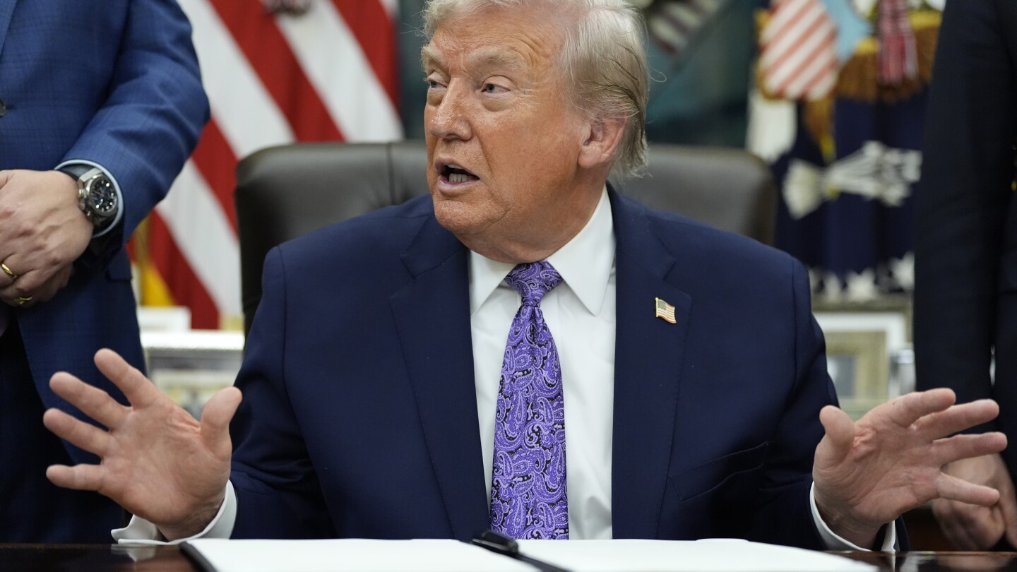  Thai and Cambodian leaders agree to renew ceasefire, Trump says