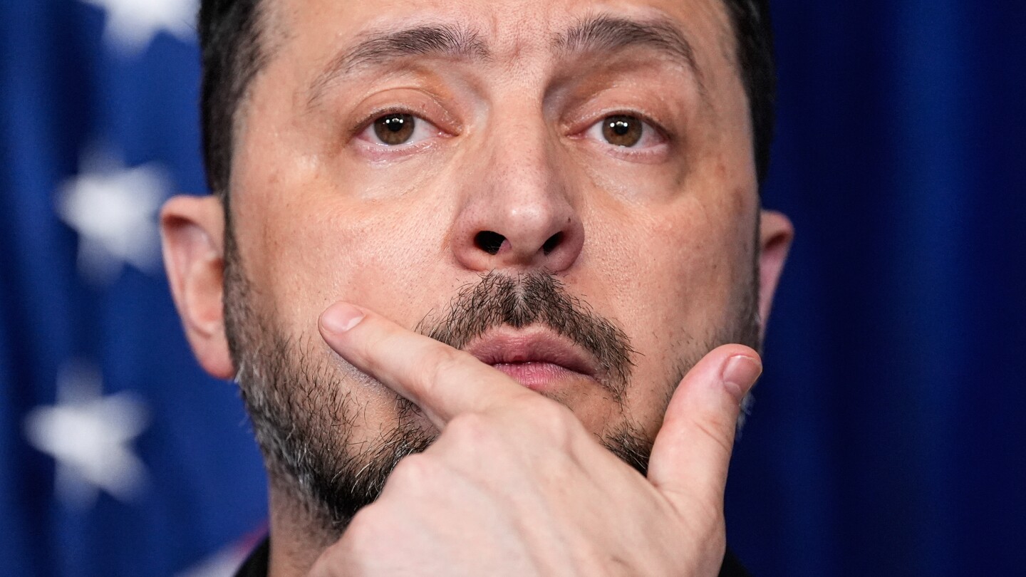  US offers Ukraine 15-year security guarantee as part of peace plan, Zelenskyy says