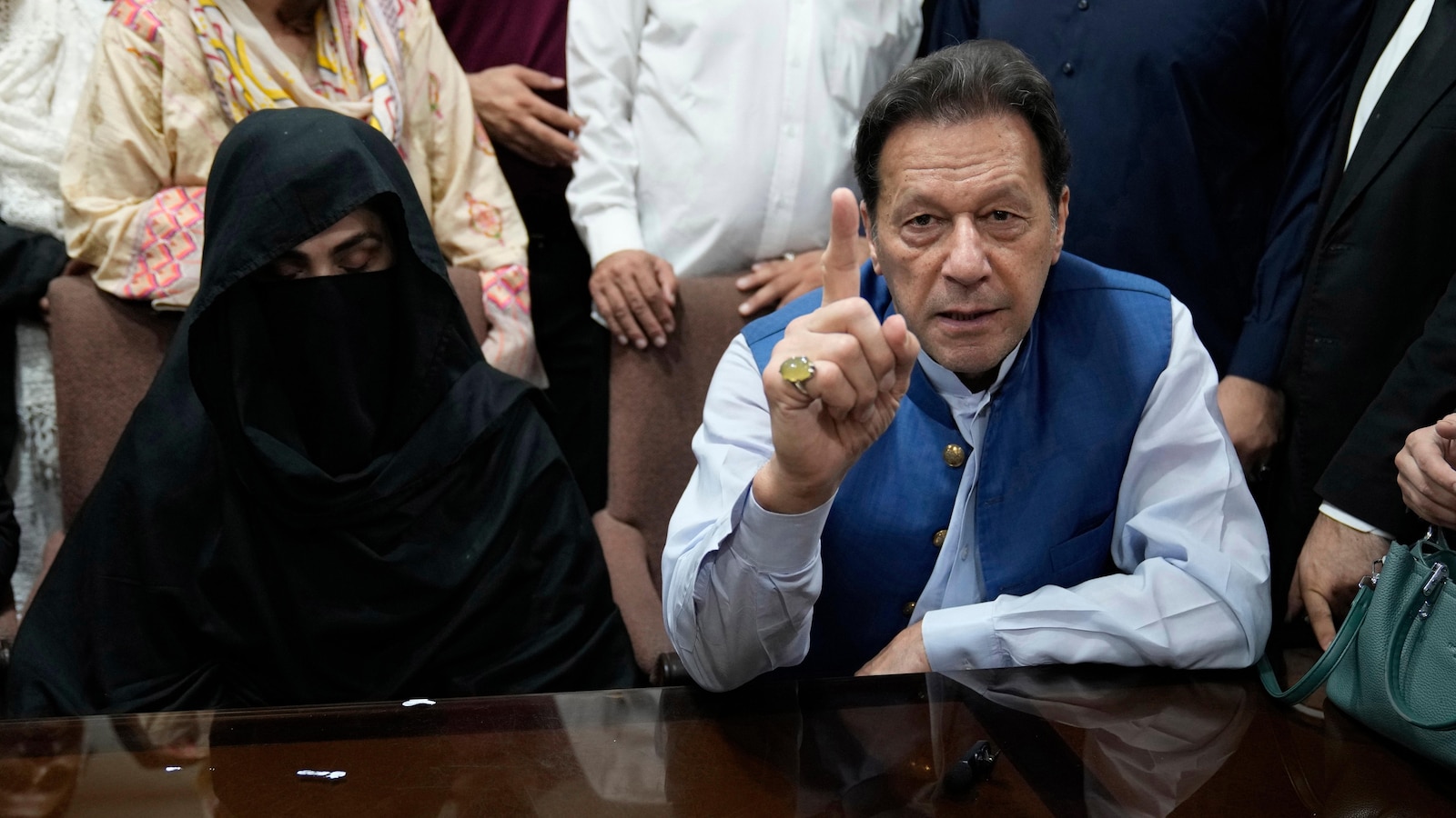  Pakistani court sentences former PM Imran Khan and wife to 17 years in graft case
