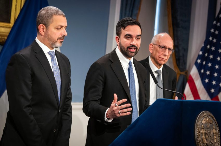  Mamdani Faults Adams for $12 Billion Budget Gap, Renews Call for Tax Hikes