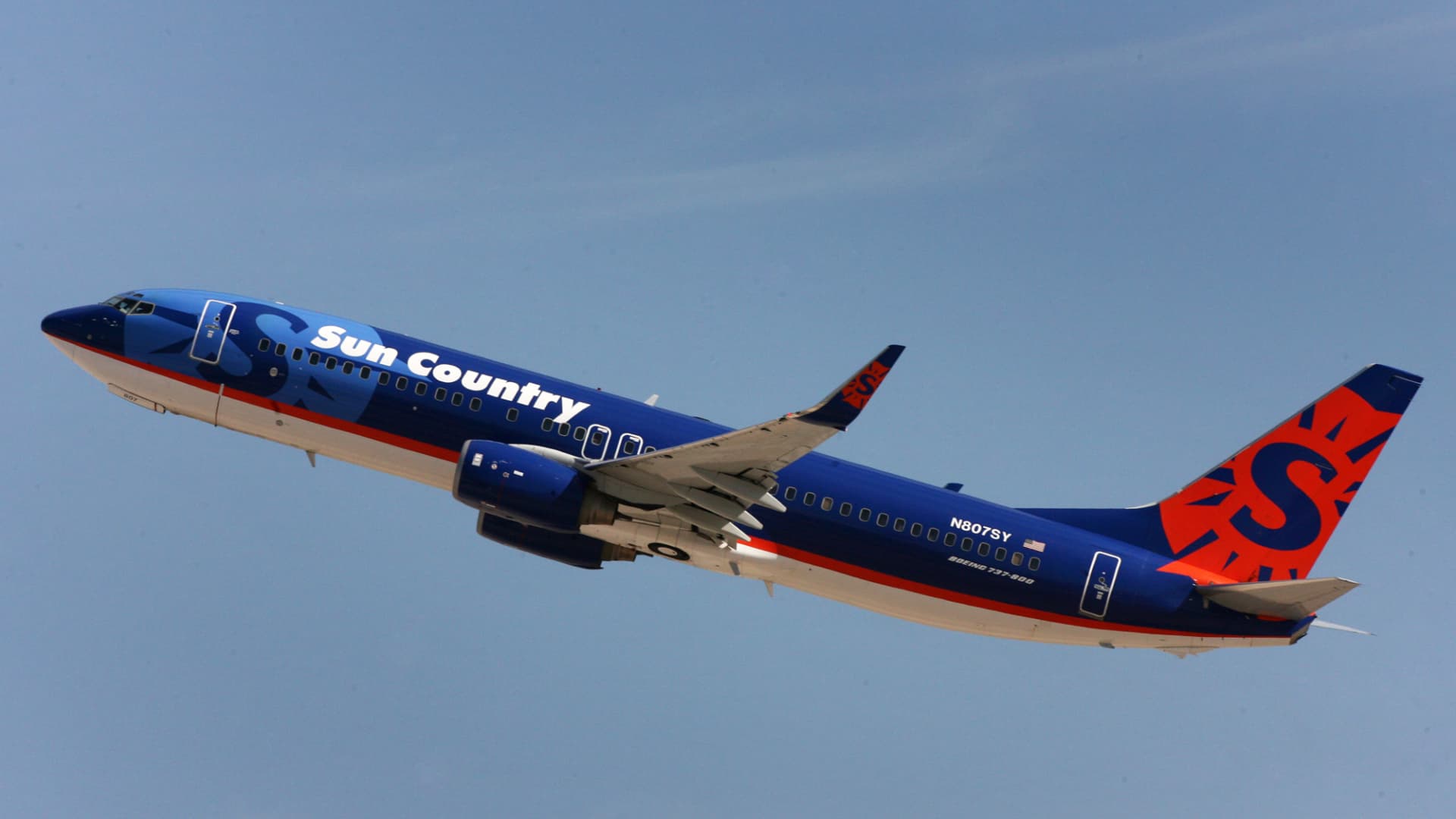  Allegiant to buy Sun Country in $1.5 billion cash and stock deal