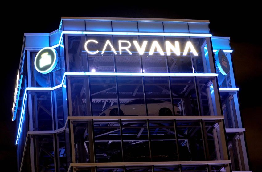  Carvana shares fall 14% following short-seller accusations