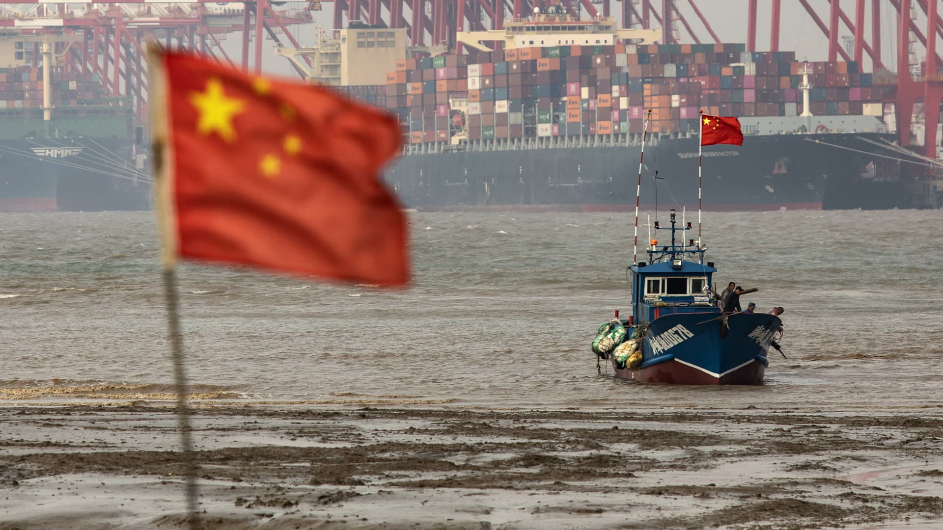  China’s stock market overheats amid record high turnover